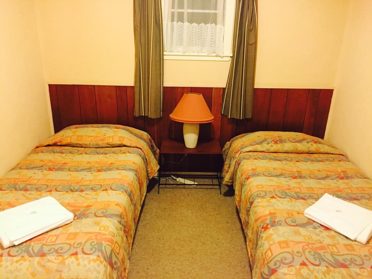 Golden Springs Motel, Holiday Park โรโตรัว ภายนอก รูปภาพ